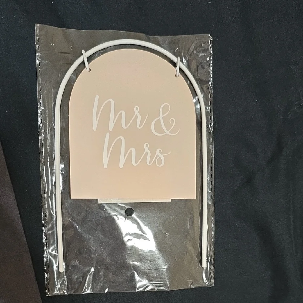 Mr & Mrs Cake Topper in Pink and White